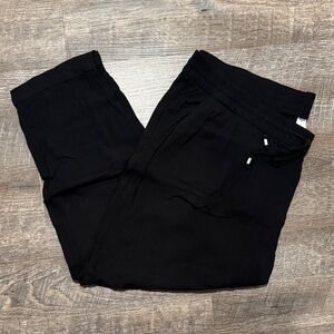Women’s Black Lightweight Crop Pants